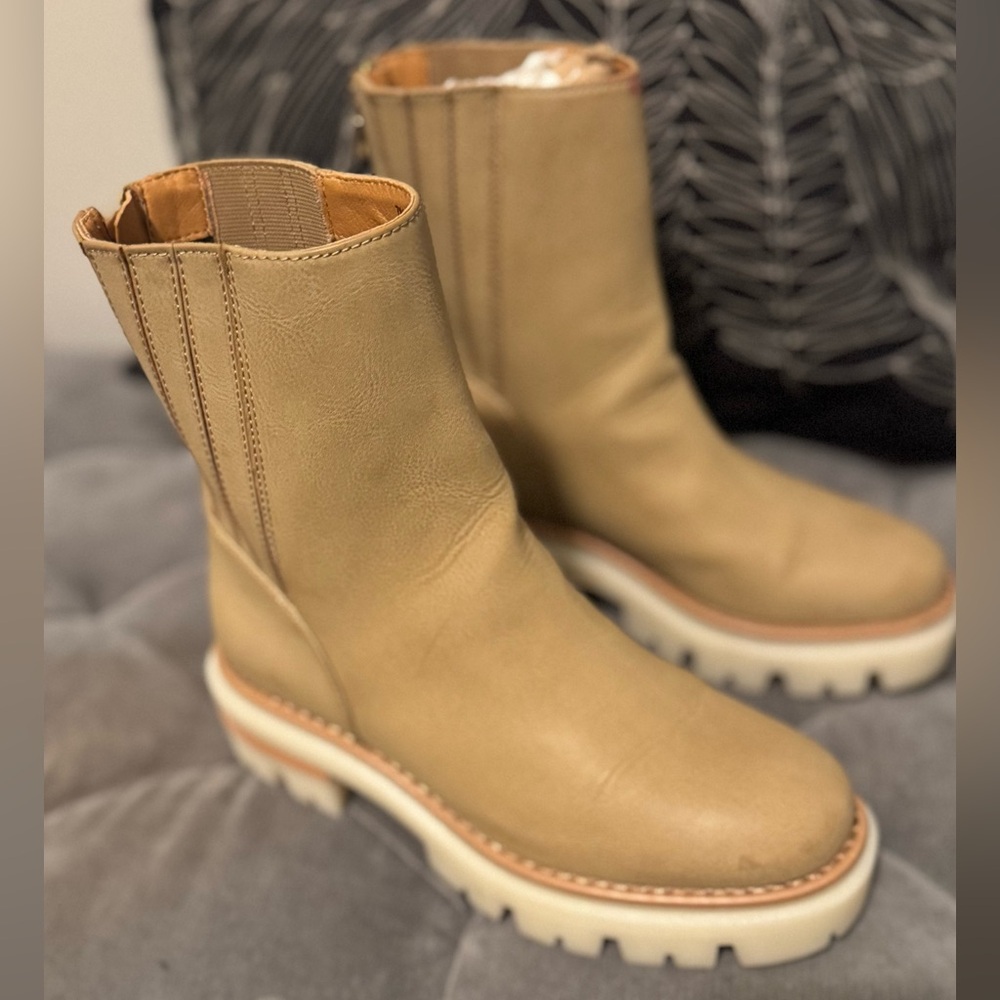 Korks Floor Sample Tan Leather Ankle Boots